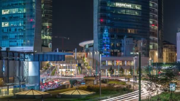 Skyline Milán con rascacielos modernos en Porta Nuova negocio distrito noche timelapse en Milán, Italia, después de la puesta del sol . — Vídeo de stock