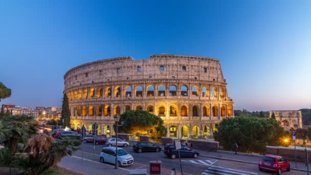 Colosseum μέρα με τη νύχτα timelapse μετά το ηλιοβασίλεμα, Ρώμη. — Αρχείο Βίντεο