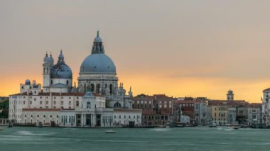 Bazilika Santa Maria della Salute günbatımı timelapse, Venezia, Venedik, İtalya