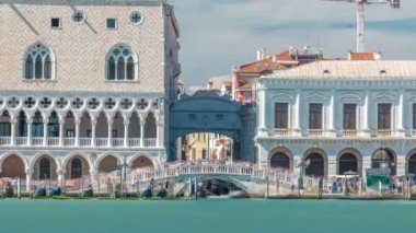 Deniz Manzaralı taş köprü Ponte della Paglia San Giorgio Maggiore timelapse.