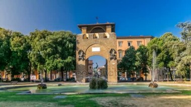 Porta San Gallo timelapse Piazza della Libertà üzerinde. Popüler turistik Avrupa hedef. Floransa Şehir Manzaralı