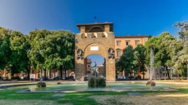 Porta San Gallo timelapse Piazza della Libertà üzerinde. Popüler turistik Avrupa hedef. Floransa Şehir Manzaralı