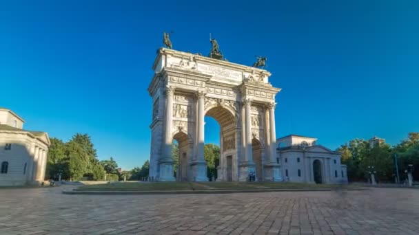 Simplon Meydanı timelapse hyperlapse kemer barış. Neoklasik triumph arch olduğunu — Stok video