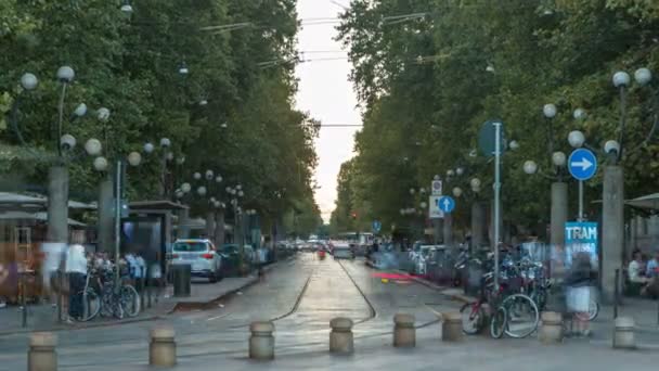 Corso Sempione timelapse, en av de viktigaste radiella boulevarderna i Milano — Stockvideo