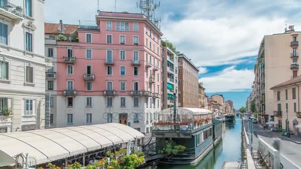 Naviglio 格兰德运河水道时差在米兰, 意大利. — 图库视频影像