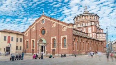 Santa Maria delle Grazie timelapse mavi bulutlu gökyüzü ile.