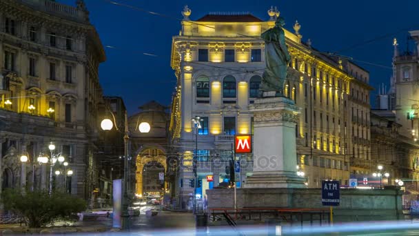Praça Cordusio e rua Dante com palácios, casas e edifícios circundantes dia a noite timelapse — Vídeo de Stock