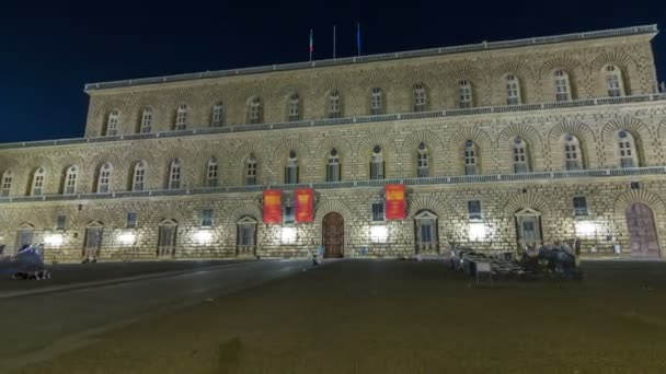Vista nocturna del palazzo pitti galería timelapse hiperlapso en la florencia de la ciudad italiana — Vídeos de Stock