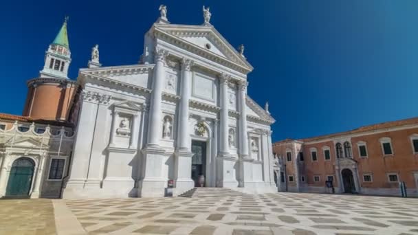 Kerk van San Giorgio Maggiore op het eiland timelapse hyperlapse. — Stockvideo