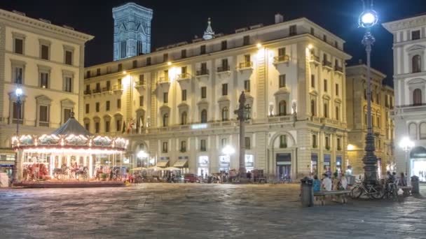 Passeio turístico na Piazza della Repubblica timelapse, uma das principais praças da cidade em Florença . — Vídeo de Stock