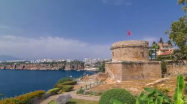 Hıdırlık Kulesi Antalya timelapse hyperlapse liman deniz Körfezi manzaralı kaş kasabasında eski bir şehirdir