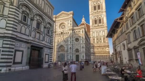 El frente de la Basílica de Santa Maria del Fiore timelapse hiperlapso que es la iglesia catedral Duomo de Florencia en Italia — Vídeo de stock