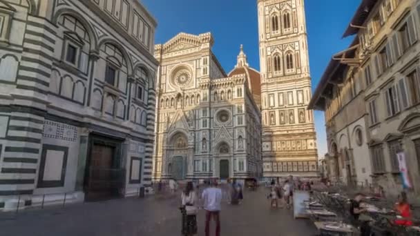 Μπροστά από τη Βασιλική Santa Maria del Fiore di hyperlapse timelapse που είναι ο καθεδρικός ναός Duomo της Φλωρεντίας στην Ιταλία — Αρχείο Βίντεο