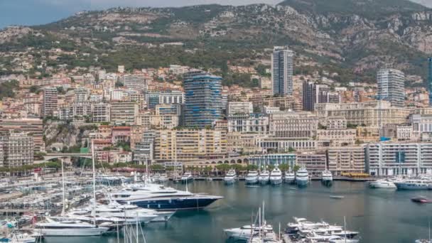 Cronograma del panorama aéreo de la ciudad de Monte Carlo. Vista de yates de lujo y apartamentos en el puerto de Mónaco, Costa Azul . — Vídeos de Stock