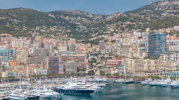 Монте-Карло город воздушной панорамы Timelapse. Вид на роскошные яхты и апартаменты в гавани Монако, Кот-д 'Ивуар . — стоковое видео