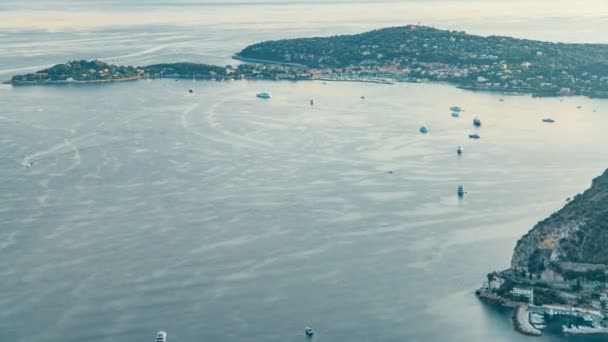 Vista panorâmica da costa mediterrânica da cidade de Eze, na Riviera Francesa — Vídeo de Stock