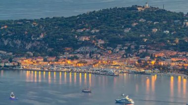 Bağlantı noktası Saint-Jean-Cap-Ferrat gün yatlar için gece timelapse, Fransa