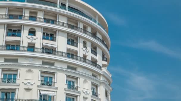 高級ホテル ・ ド ・ パリ タイムラプス、モナコのトップのファサードを望むモンテカルロ. — ストック動画