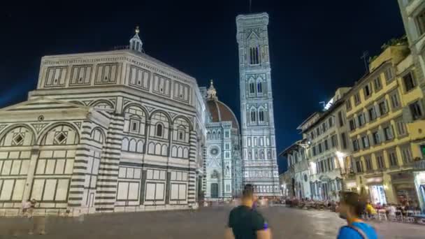 Basilica di Santa Maria del Fiore and Baptistery San Giovanni in Florence night timelapse hyperlapse — Stock Video