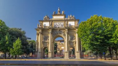 Zafer Lorraine Arch timelapse hyperlapse Piazza della Libertà üzerinde.