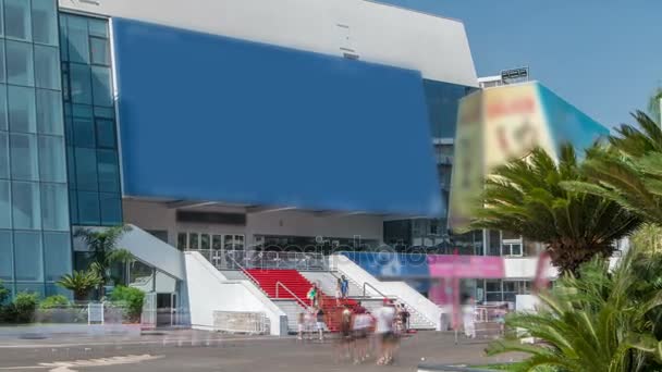 Escadaria de tapetes vermelhos no Palais des Festivals et des Congres timelapse em Cannes, França . — Vídeo de Stock