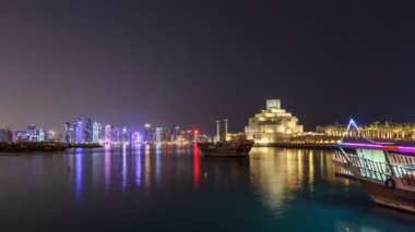 Güzel İslam Sanatları Müzesi Doha, Katar 'da gece süreleri aşırı hızlandı.