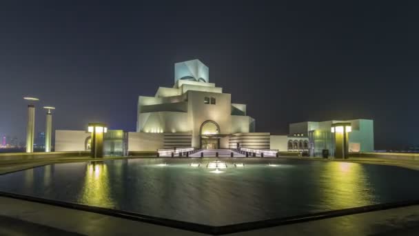 Vackert museum för islamisk konst natt timelapse hyperlapse i Doha, Qatar. — Stockvideo