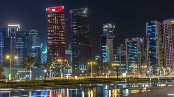 Panorama Dauhá v noci s hvězdnou oblohou vidět z Park Timelapse, Katar — Stock video