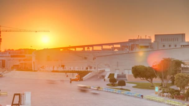 Anfiteatro en Katara pueblo cultural con la puesta del sol timelapse, Doha Qatar — Vídeo de stock