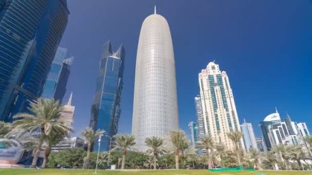 Doha 'nın ufuk çizgisi Park Timelapse hiperhızından görüldü, Katar — Stok video