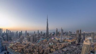 Dubai Şehir Merkezi 'nden gece gündüz Dubai, Birleşik Arap Emirlikleri' nin tepesinden görüntüler