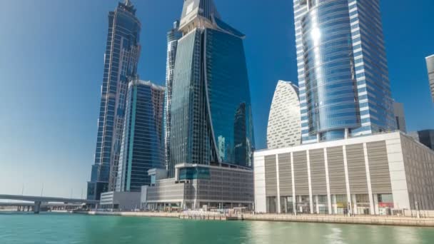 Vista panorámica del timelapse de la bahía de negocios y la zona centro de Dubai — Vídeos de Stock