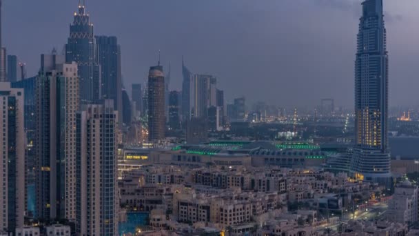 Dobai Downtown notte per giorno timelapse. Vista aerea sulla grande città futuristica di notte . — Video Stock