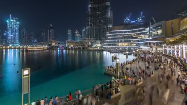 La fuente musical más grande de Dubai noche timelapse. Dubai, Emiratos Árabes Unidos — Vídeo de stock