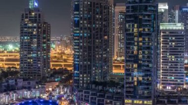 Dubai Yat Limanı gece timelapse, Glittering ışıklar ve en yüksek gökdelenler
