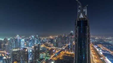 Panoramik Dubai, Suudi Arabistan, üstten Dubai Downtown gece timelapse modern kuleleri.