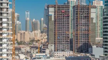 Dubai şehrinin ritmi havadan zaman ayarlı.