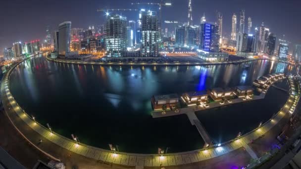 Het ritme van de stad Dubai in de buurt van kanaal luchtfoto timelapse — Stockvideo