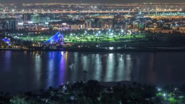 Aydınlatılmış modern şehir Dubai 'den gelen ışıkların görüntüsü, Uae hava zaman dilimi