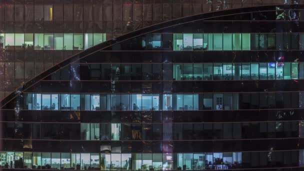 Luftaufnahme von Lichtern aus Fenstern von Büros in Dubai Zeitraffer — Stockvideo