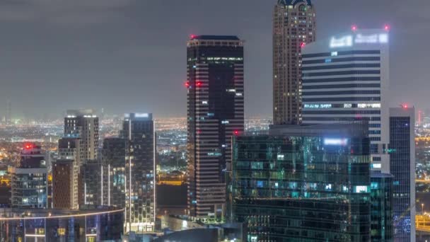 Dubais business bay torn antenn natt timelapse. — Stockvideo