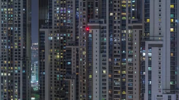 Luzes de janelas de escritórios em Dubai Aerial Timelapse — Vídeo de Stock