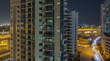 Dubai Marina gökdelenleri ve gezinti güvertesi gece zaman çizelgesi, Dubai, Birleşik Arap Emirlikleri