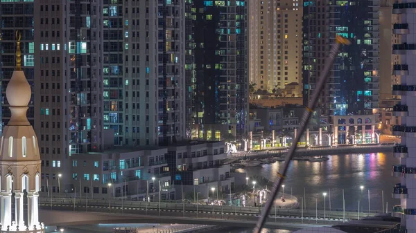 Dubai Marina gökdelenleri ve gezinti güvertesi gece zaman çizelgesi, Dubai, Birleşik Arap Emirlikleri — Stok fotoğraf