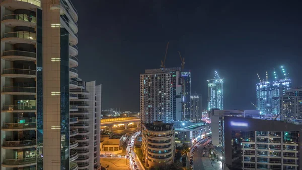 Dubai Marina rascacielos y paseo aéreo nocturno timelapse, Dubai, Emiratos Árabes Unidos —  Fotos de Stock