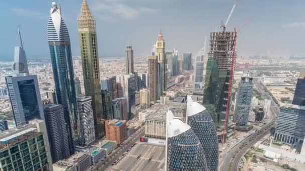 阿联酋迪拜谢赫扎耶德路和迪夫克空中延时的建筑物的天际线景观. — 图库视频影像