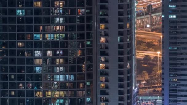 Jumeirah Lake Towers quartier résidentiel nuit aérienne timelapse près de Dubai Marina — Video