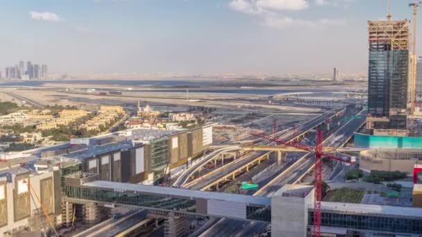 Vista aerea del centro finanziario timelapse strada con edificio in costruzione — Video Stock