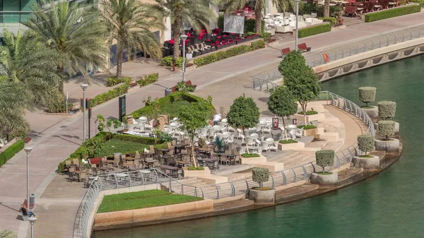 Прогулка по набережной в Дубай Марина воздушного Timelapse. Дубай, Объединенные Арабские Эмираты — стоковое фото