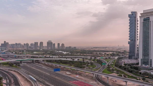 Légi kilátás Sheikh Zayed út közelében Dubai Marina és Jlt timelapse, Dubai. — Stock Fotó